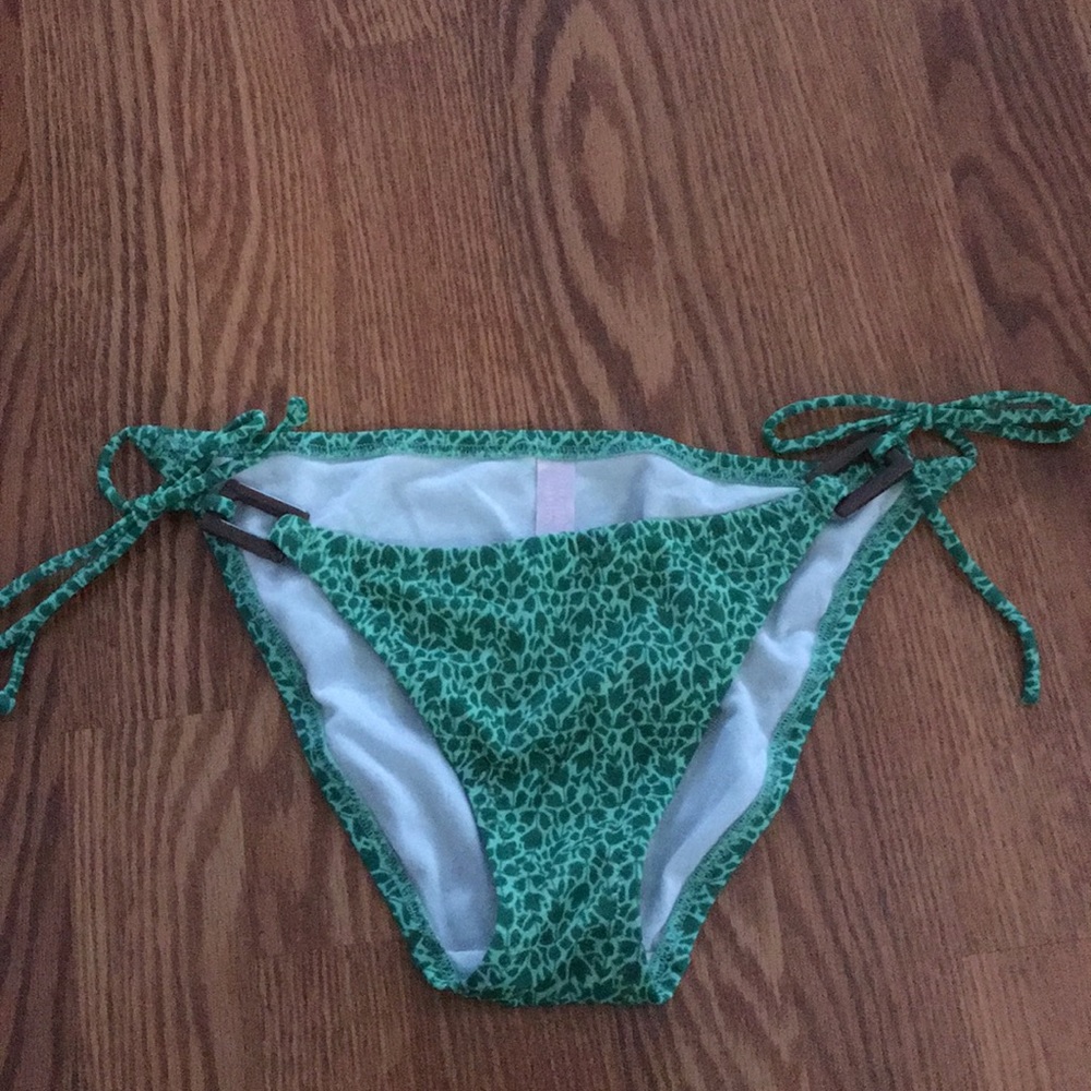 Victoria’s Secret Bikini Bottom Size S